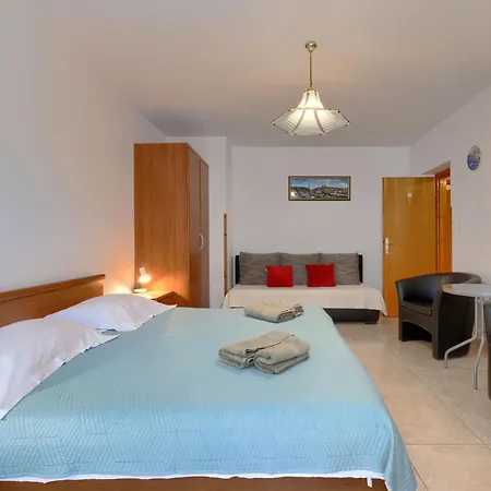 Alba - Roj157 By Interhome Rovinj