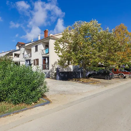 아파트 Alba-3 By Interhome 로비니