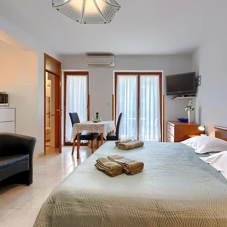 Apartment Alba - Roj157 By Interhome