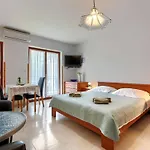 Alba-3 By Interhome Lejlighed Rovinj
