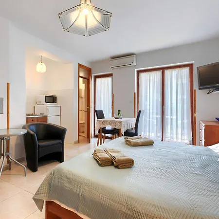 Alba-3 By Interhome